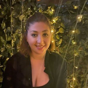 Meet your Posher, Caroline